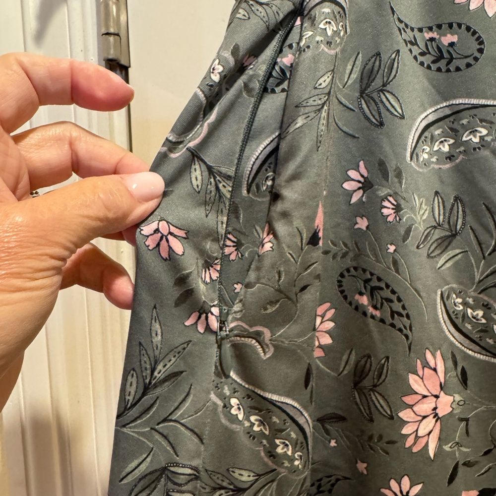 J Jill Fit sage Green Floral Skort with Pink Accents - Picture 6 of 6